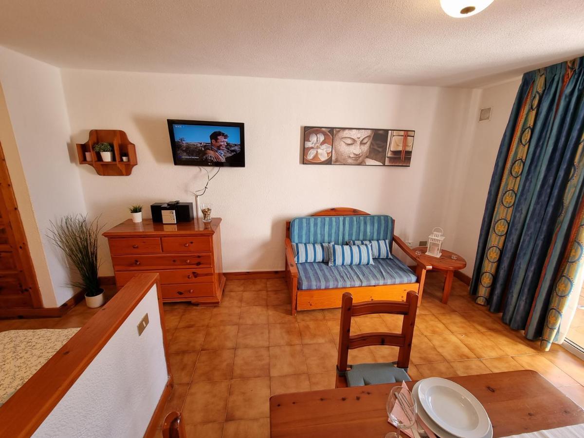 Studio Apartment No 1 Directly On The Beach And Sea, Terrace, Heated Pool, Wifi Playa de las Americas (Tenerife) Exterior foto