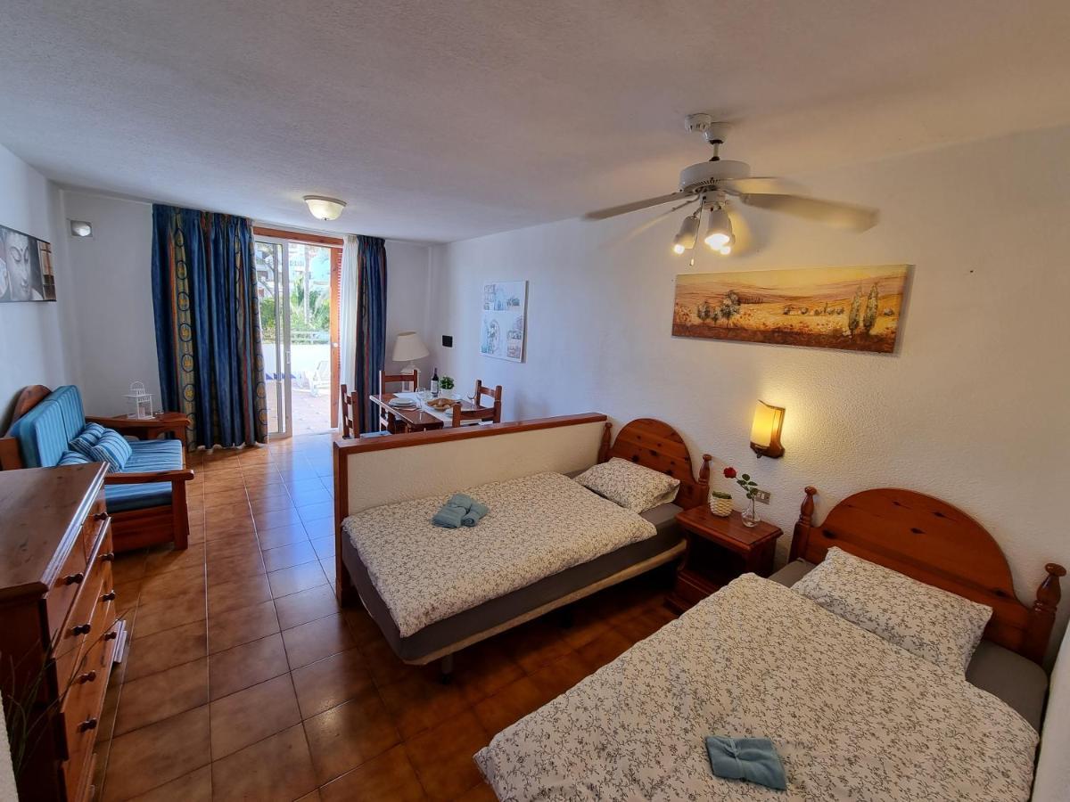 Studio Apartment No 1 Directly On The Beach And Sea, Terrace, Heated Pool, Wifi Playa de las Americas (Tenerife) Exterior foto
