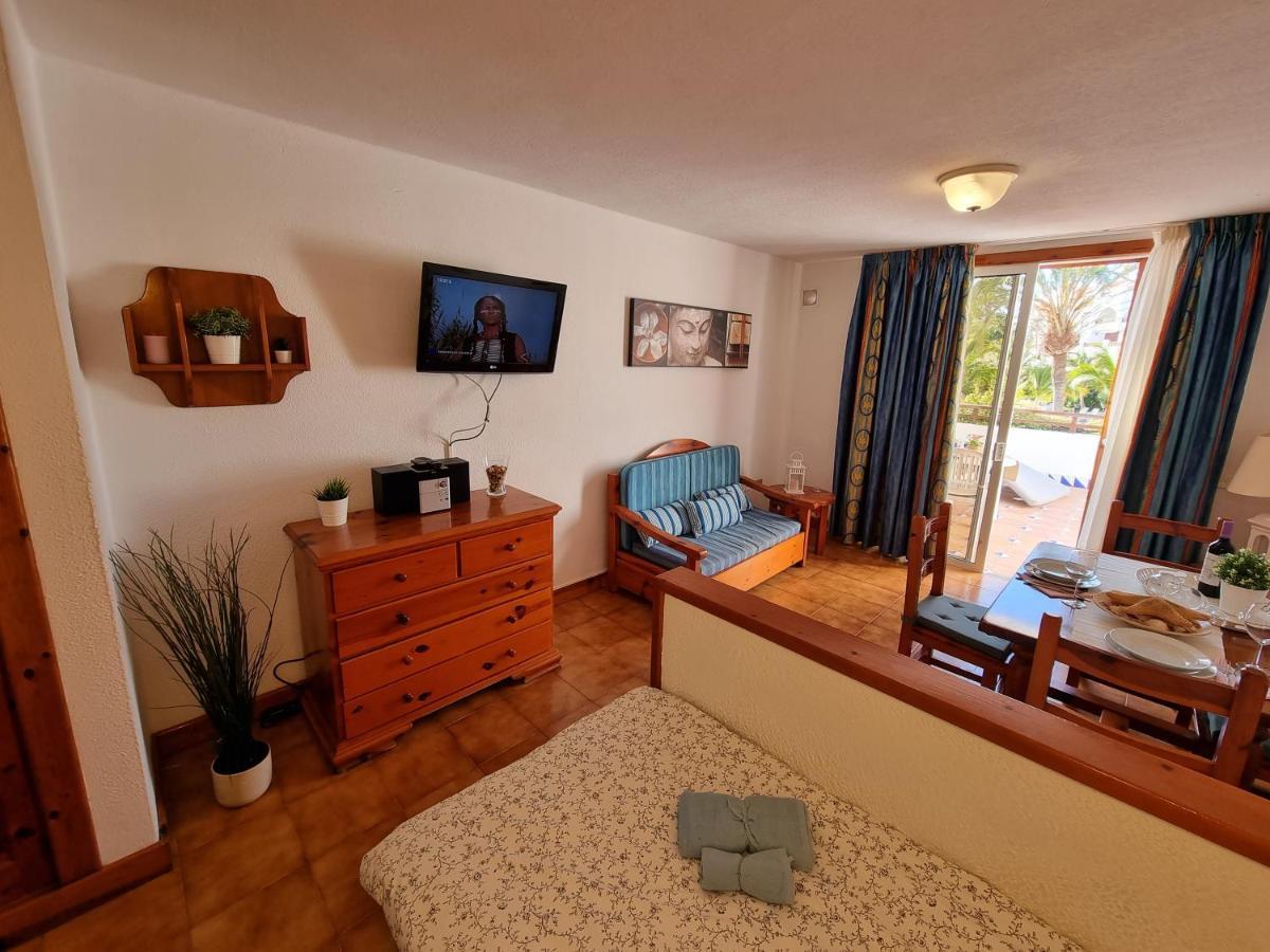 Studio Apartment No 1 Directly On The Beach And Sea, Terrace, Heated Pool, Wifi Playa de las Americas (Tenerife) Exterior foto