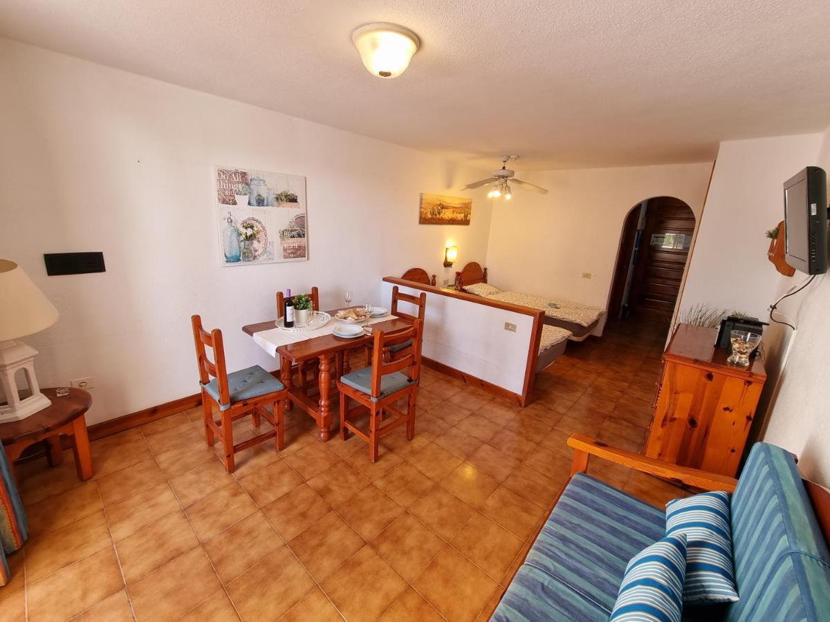 Studio Apartment No 1 Directly On The Beach And Sea, Terrace, Heated Pool, Wifi Playa de las Americas (Tenerife) Exterior foto