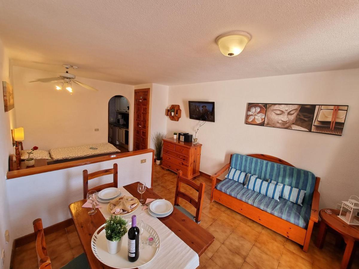 Studio Apartment No 1 Directly On The Beach And Sea, Terrace, Heated Pool, Wifi Playa de las Americas (Tenerife) Exterior foto